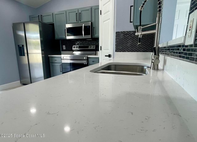 2226 Redwood Circle NE, Palm Bay, FL 32905