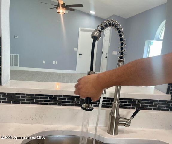 2226 Redwood Circle NE, Palm Bay, FL 32905