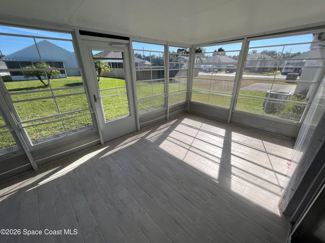 2226 Redwood Circle NE, Palm Bay, FL 32905
