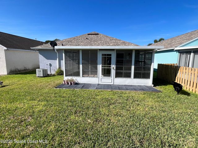 2226 Redwood Circle NE, Palm Bay, FL 32905