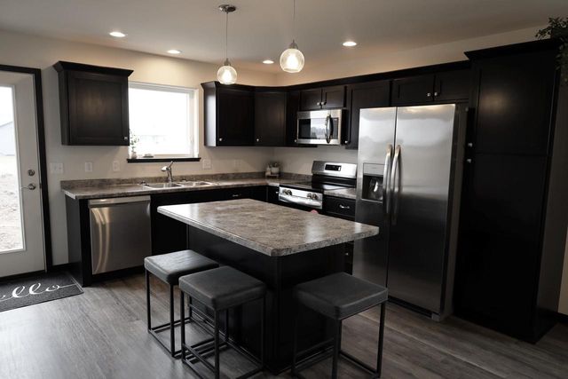 640 STILL WATERS LANE, Plover, WI 54467