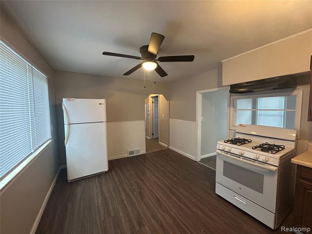 15545 Woodbine, Redford, MI 48239