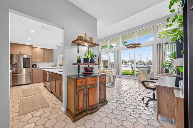 4018 Knollcrest Drive, Montgomery, TX 77356