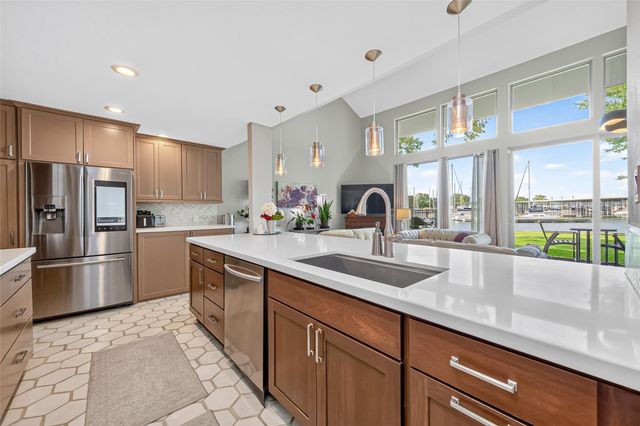 4018 Knollcrest Drive, Montgomery, TX 77356