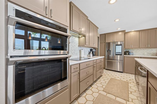 4018 Knollcrest Drive, Montgomery, TX 77356