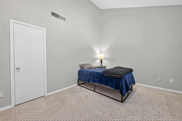 4018 Knollcrest Drive, Montgomery, TX 77356