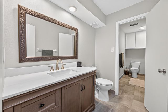 4018 Knollcrest Drive, Montgomery, TX 77356