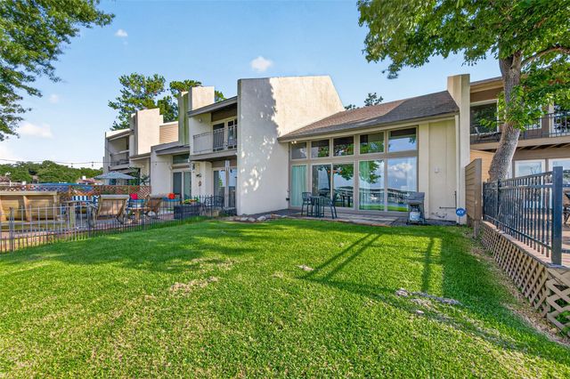 4018 Knollcrest Drive, Montgomery, TX 77356