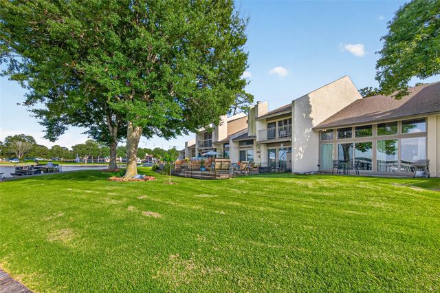 4018 Knollcrest Drive, Montgomery, TX 77356