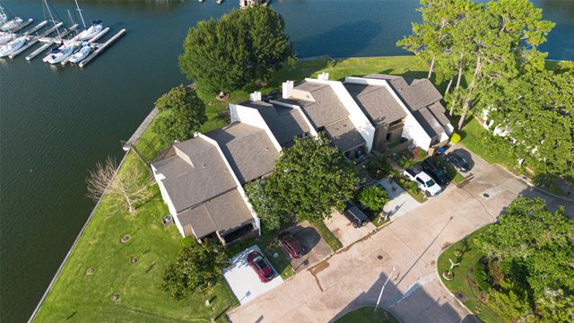 4018 Knollcrest Drive, Montgomery, TX 77356