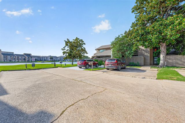 4018 Knollcrest Drive, Montgomery, TX 77356