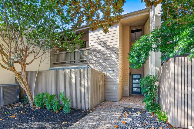 4018 Knollcrest Drive, Montgomery, TX 77356