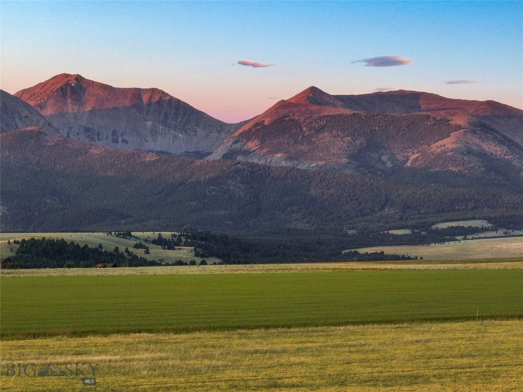 TBD Robinson Bench, Clyde Park, MT 59018