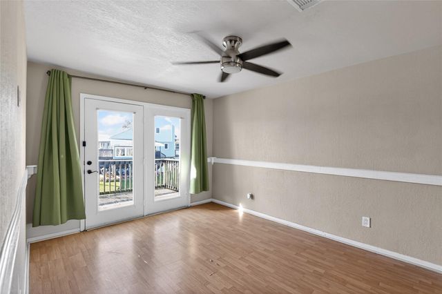 34 N Omega Street, La Marque, TX 77568