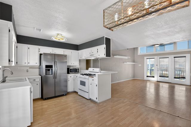 34 N Omega Street, La Marque, TX 77568