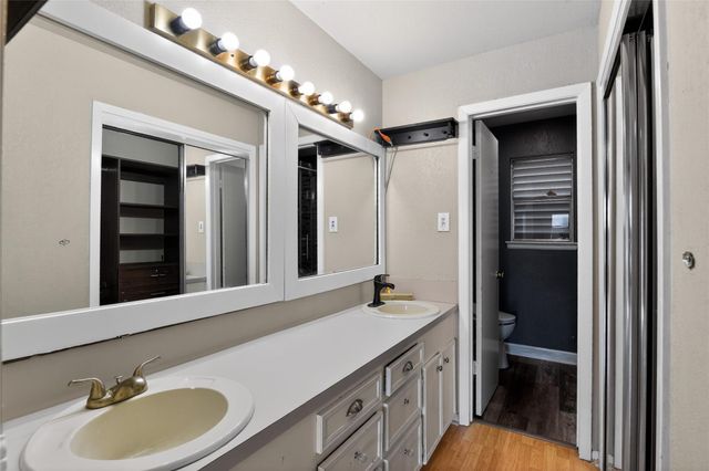 34 N Omega Street, La Marque, TX 77568