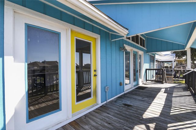 34 N Omega Street, La Marque, TX 77568