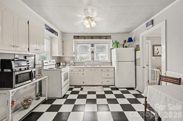 1506 S Morgan Street, Shelby, NC 28152
