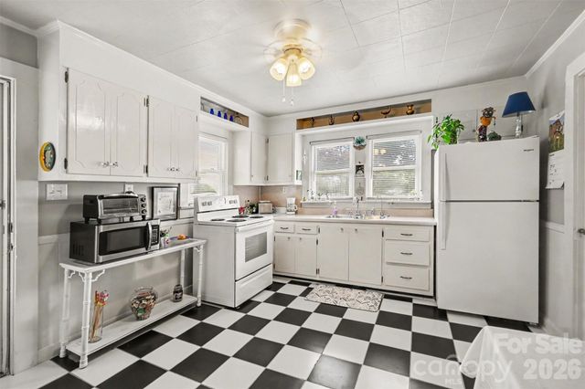 1506 S Morgan Street, Shelby, NC 28152