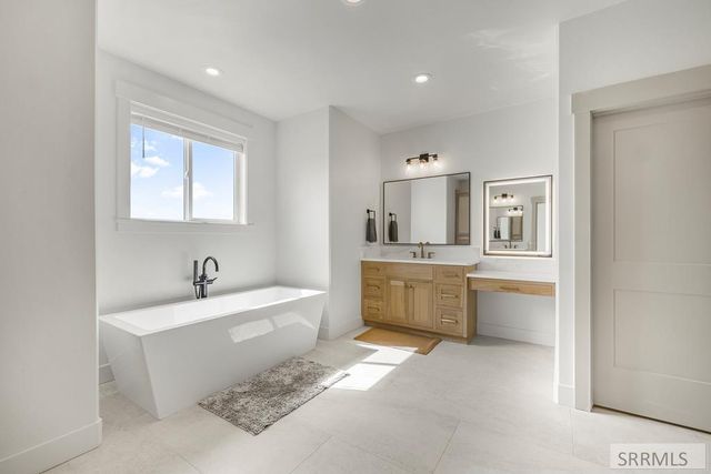 839 E 1560 N, Shelley, ID 83274
