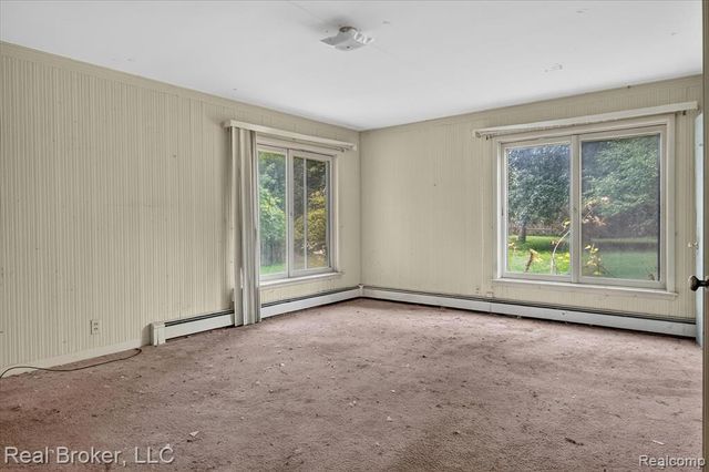 27483 Pontiac Trail, South Lyon, MI 48178