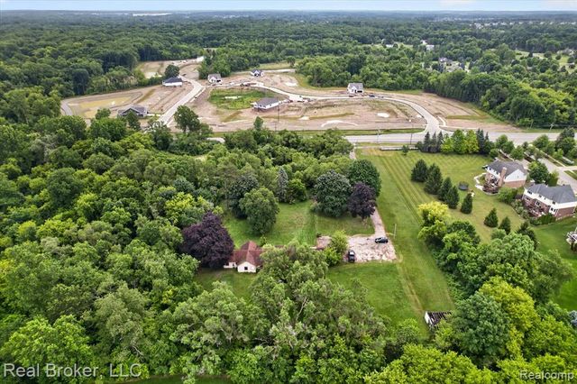 27483 Pontiac Trail, South Lyon, MI 48178