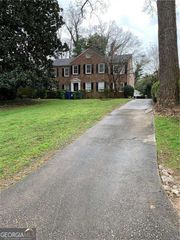 3664 Kingsboro Road NE, Atlanta, GA 30319