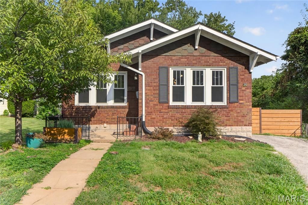 423 Heman Drive, Kirkwood, MO 63122