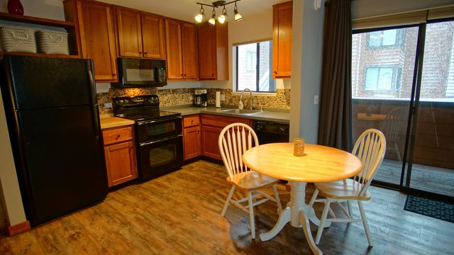 11723 Snowpeak Way Unit 567, Truckee, CA 96161