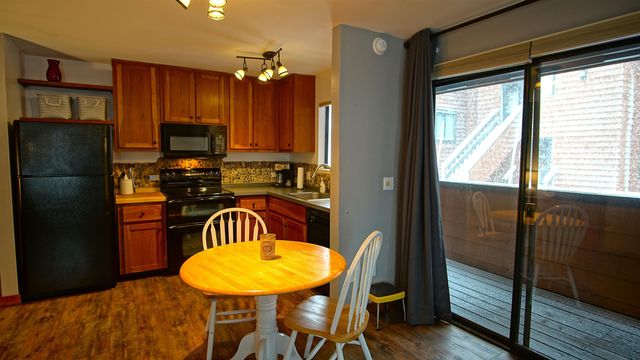 11723 Snowpeak Way Unit 567, Truckee, CA 96161