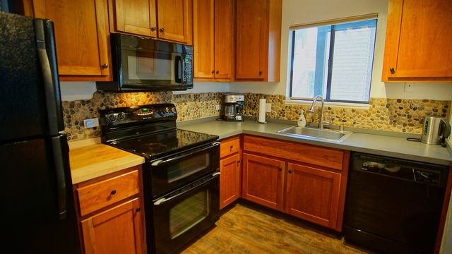 11723 Snowpeak Way Unit 567, Truckee, CA 96161