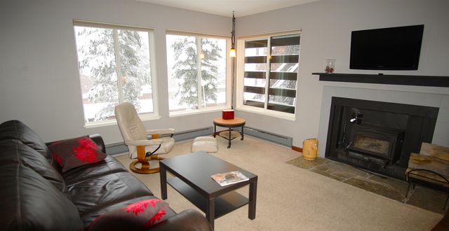 11723 Snowpeak Way Unit 567, Truckee, CA 96161