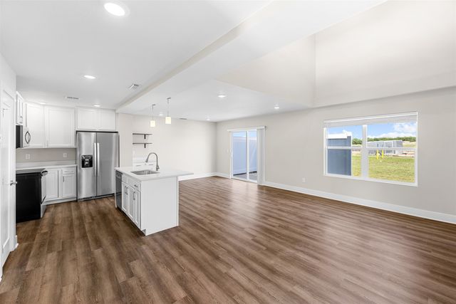 2725 Tim Rogers Ln, Salina, KS 67401