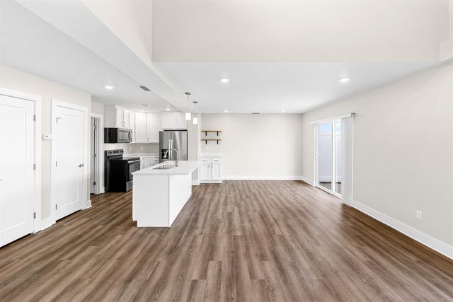 2725 Tim Rogers Ln, Salina, KS 67401