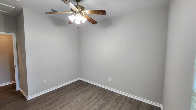 605 M L K BLVD A, Elgin, TX 78621
