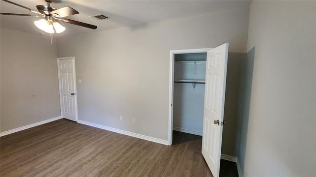 605 M L K BLVD A, Elgin, TX 78621