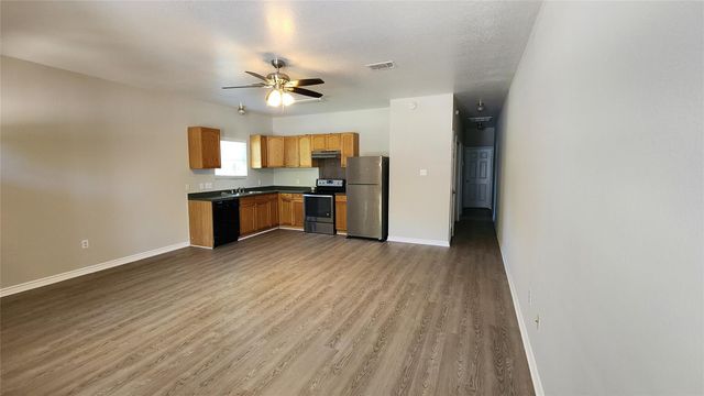 605 M L K BLVD A, Elgin, TX 78621