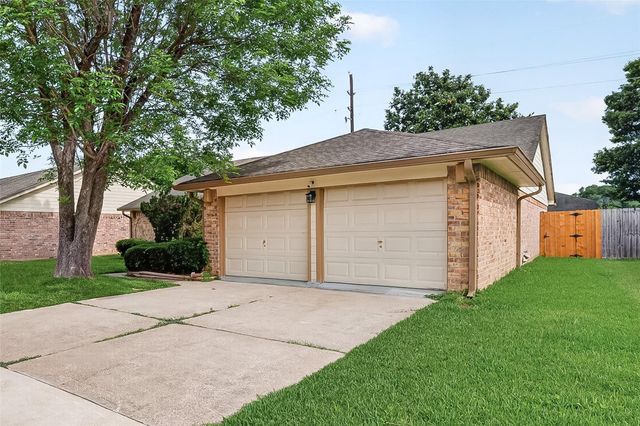 15806 Pfeiffer Drive, Houston, TX 77082