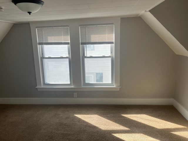 18 Cliff St, Rockland, MA 02370