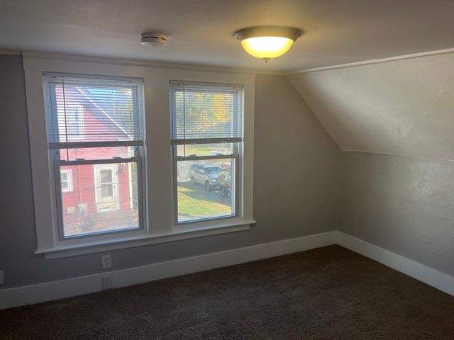18 Cliff St, Rockland, MA 02370