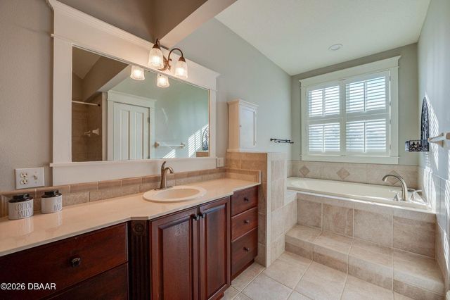 2 HICKORY LANE, Daytona Beach, FL 32118