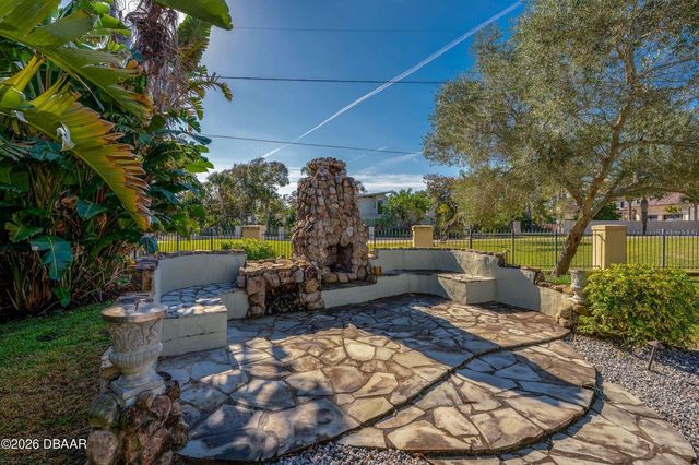 2 HICKORY LANE, Daytona Beach, FL 32118