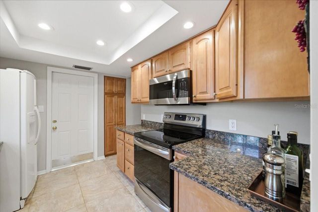 4218 HOLLOWTRAIL DRIVE, Tampa, FL 33624