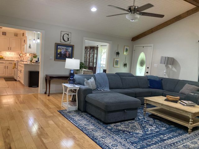 1343 Holly Dr, Slaughter, LA 70777