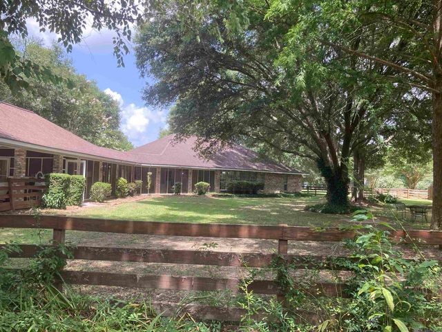 1343 Holly Dr, Slaughter, LA 70777