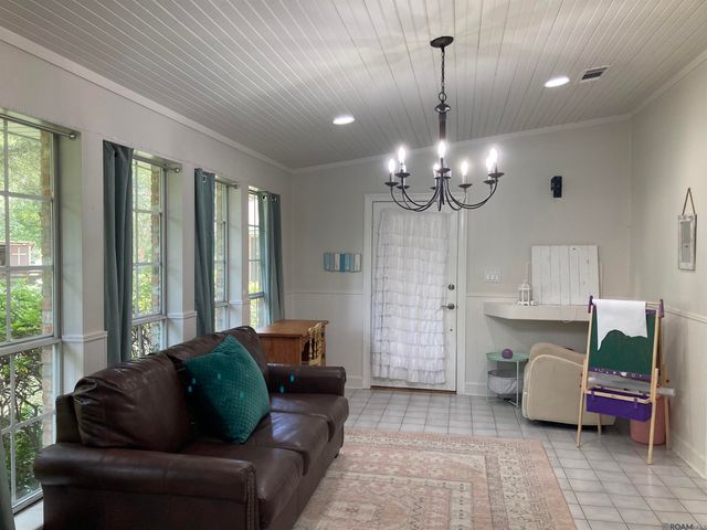 1343 Holly Dr, Slaughter, LA 70777