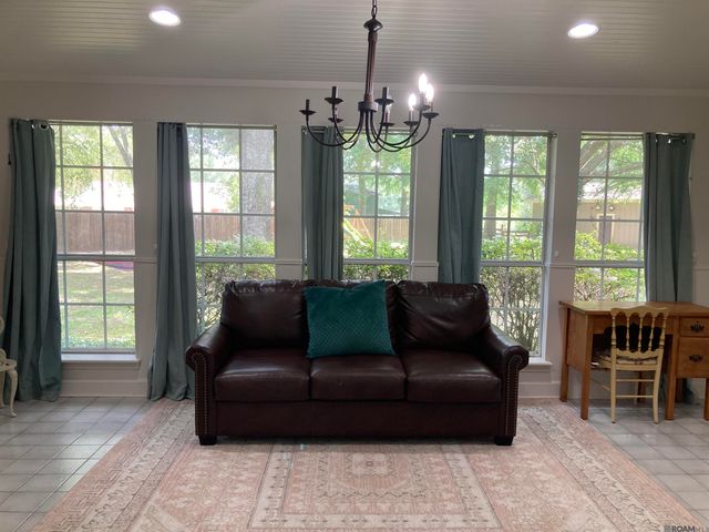 1343 Holly Dr, Slaughter, LA 70777