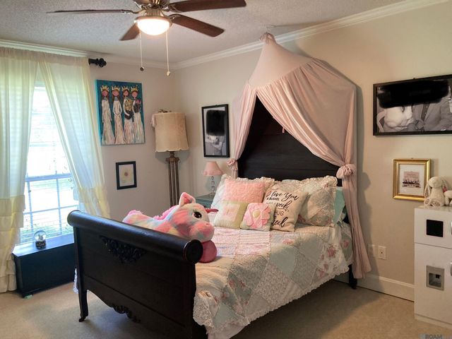 1343 Holly Dr, Slaughter, LA 70777