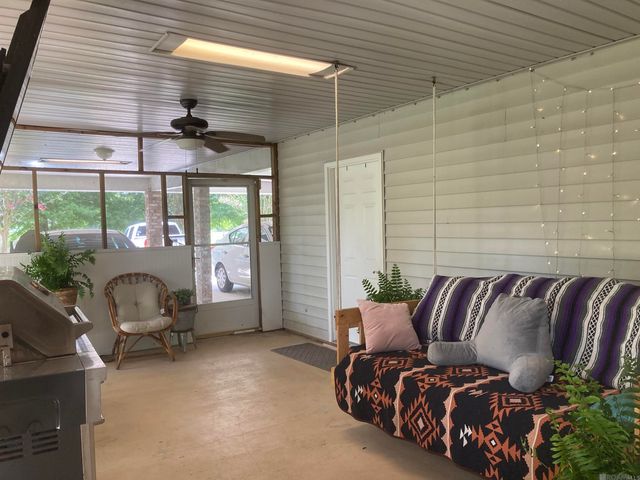 1343 Holly Dr, Slaughter, LA 70777