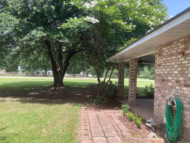 1343 Holly Dr, Slaughter, LA 70777